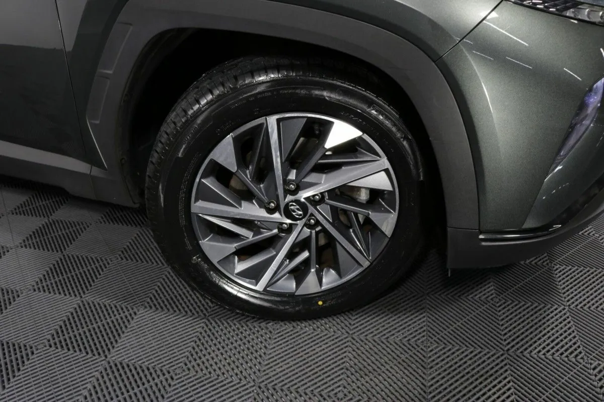 Hyundai Tucson DIESEL 1.6L EXECUTIVE PLUS SUV - Image 4