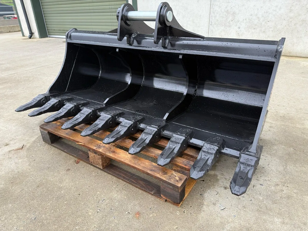 New DCE 72 in 13 ton bucket - Image 4