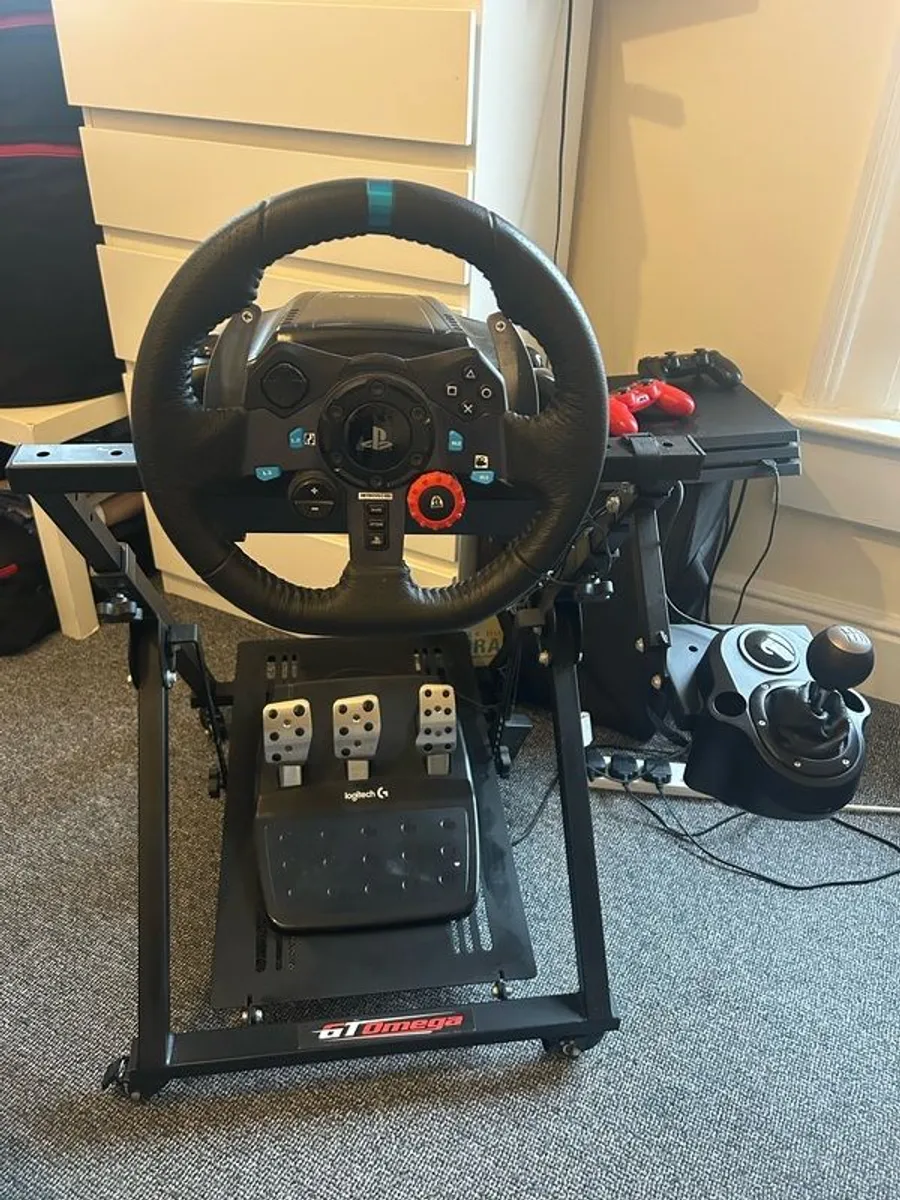 PlayStation 4 + Logitech G29 + WRC 10 bundle - Image 1