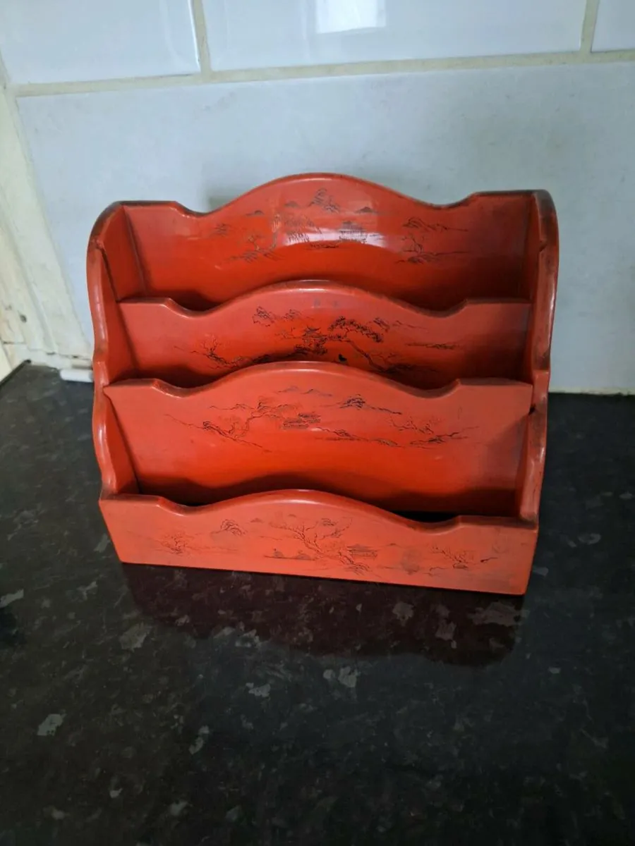 Small oriental letter rack see size - Image 1