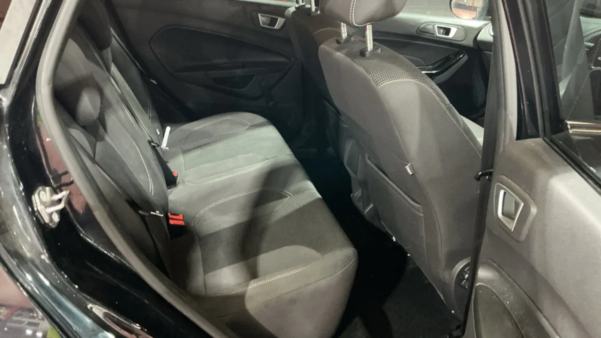 2016 Ford Fiesta TITANIUM 1.0 Petrol - Image 4