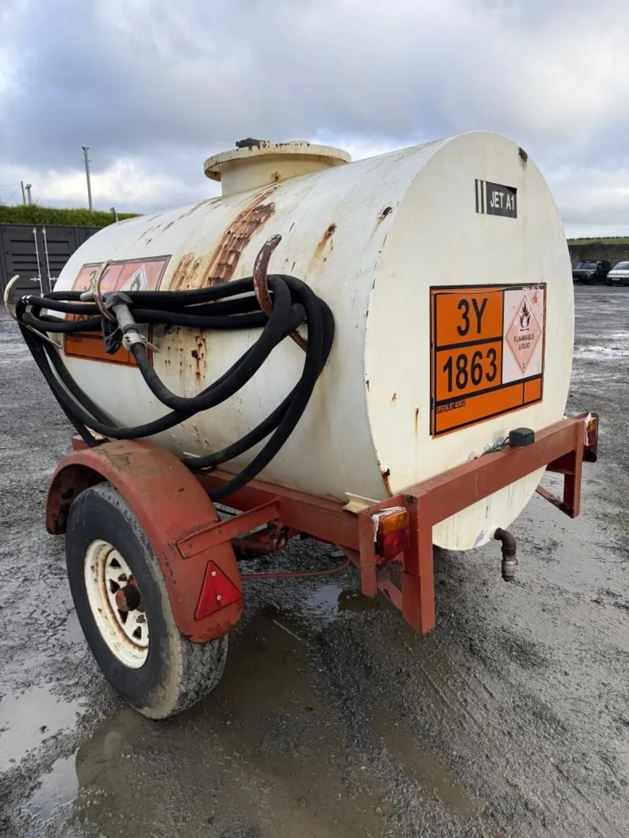 Fuel Bowser with Battery Pack **Online Auction** - Image 3