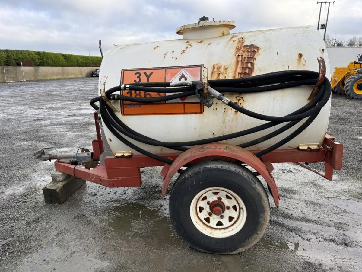 Fuel Bowser with Battery Pack **Online Auction** - Image 1