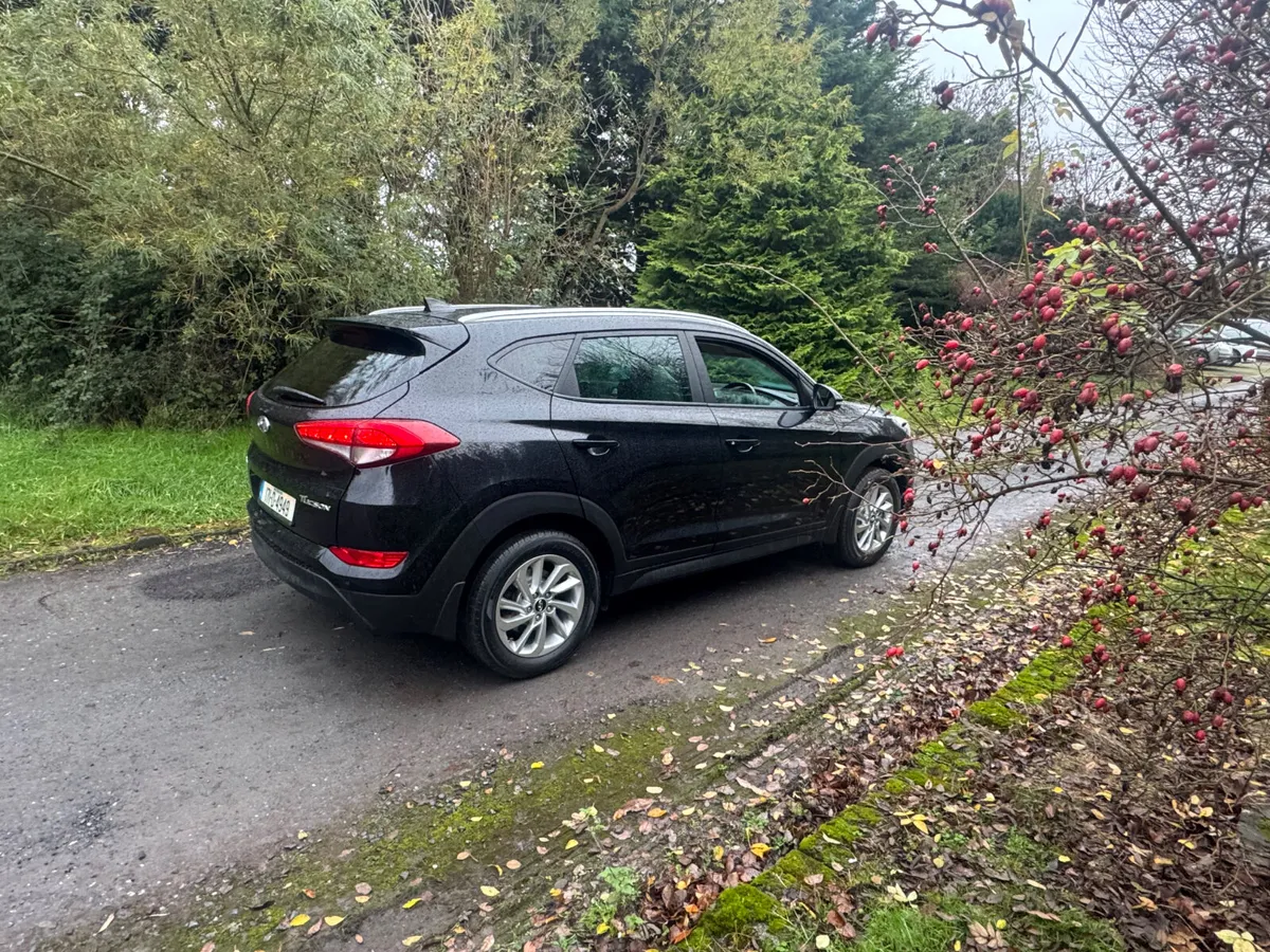 17 Hyundai Tucson 1.7crdi EXECUTIVE - Image 2