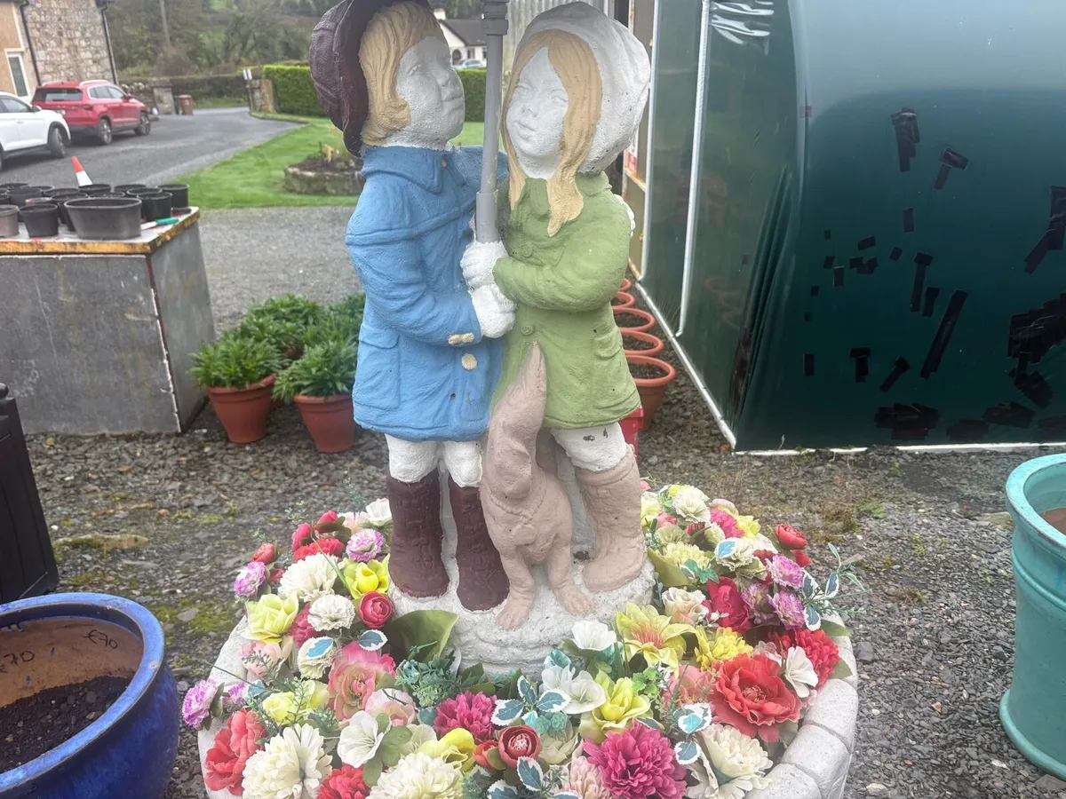 Large stone Gardan ornament - Image 2