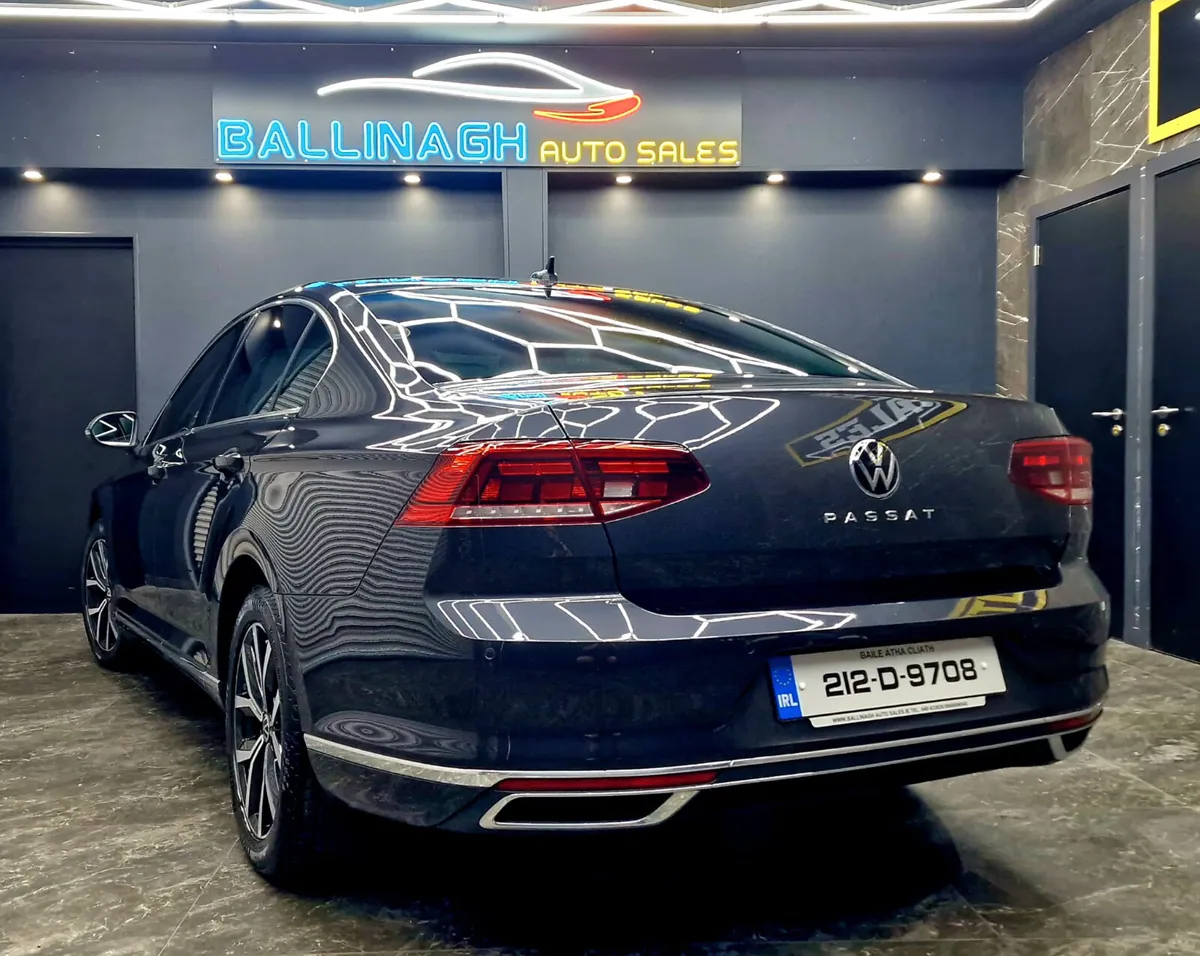 VOLKWAGEN PASSAT 2.0 TDI 150HP ELEGANCE - Image 4