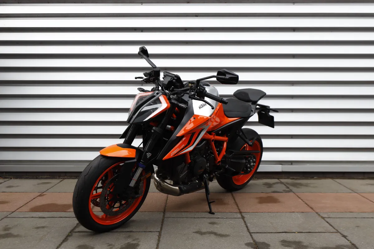 KTM 1290 SuperDuke R Evo - Image 2