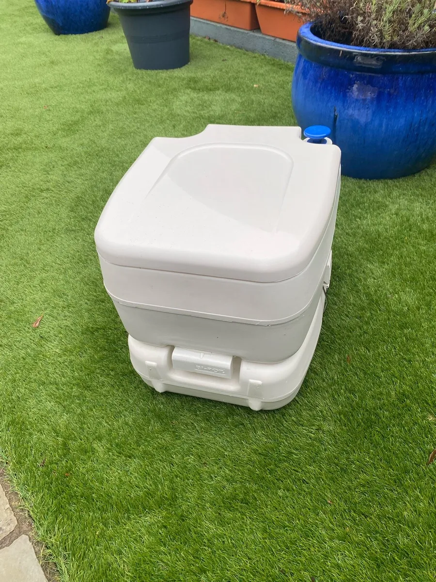 Portable toilet - Image 1