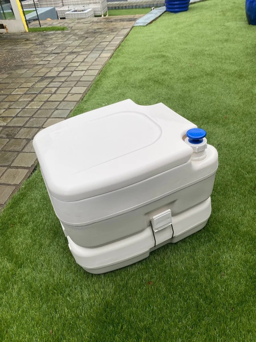 Portable toilet - Image 2