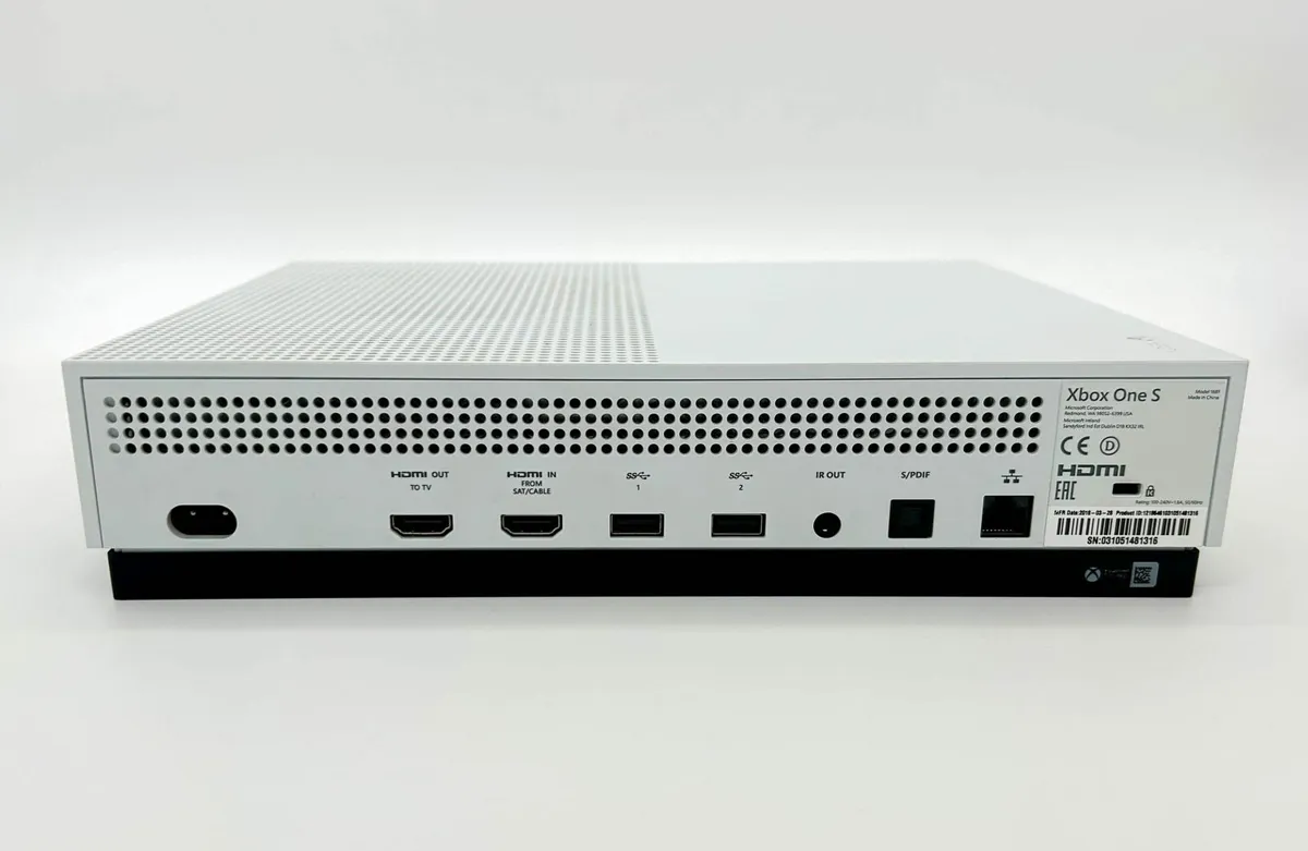 Xbox One S 500GB Console – Model 1681 - Image 4