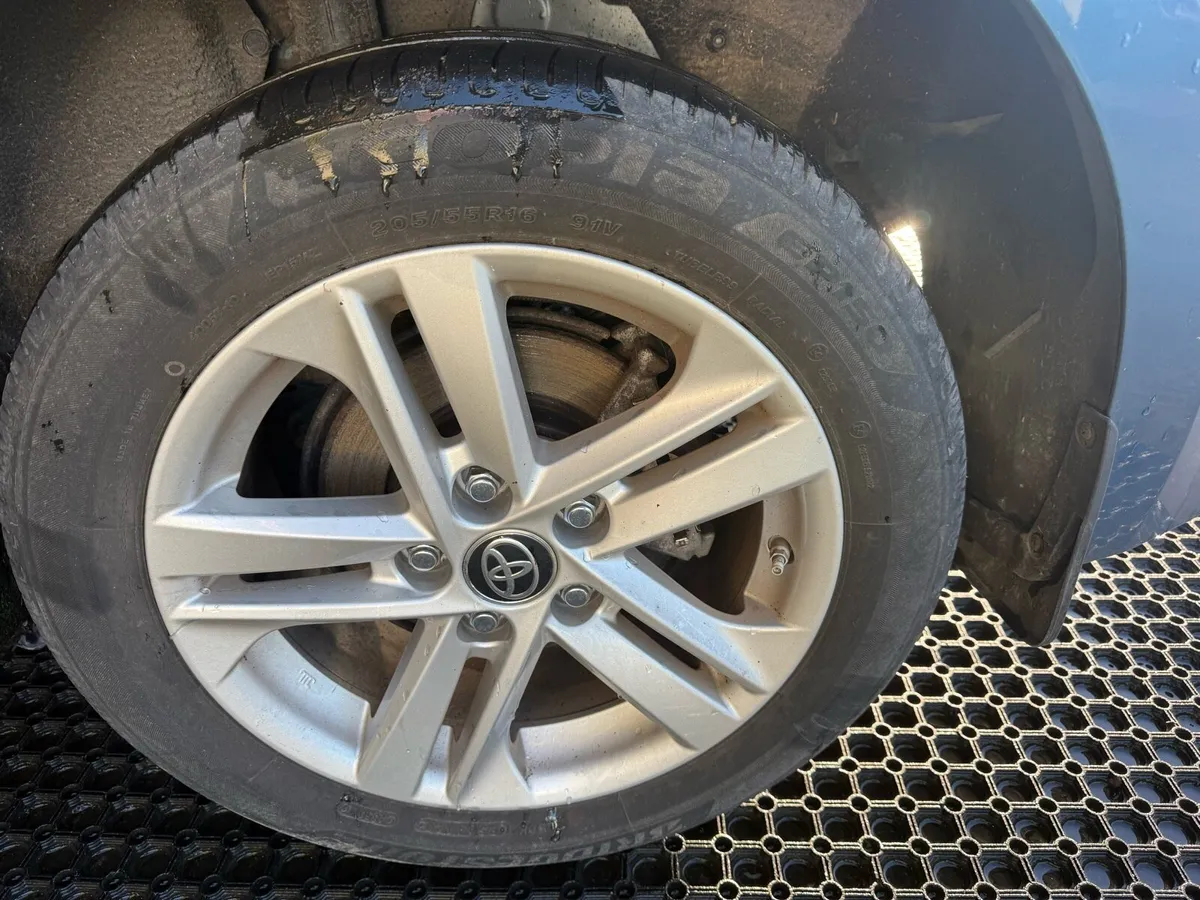 Toyota Set of alloys  for sale ! - Image 2