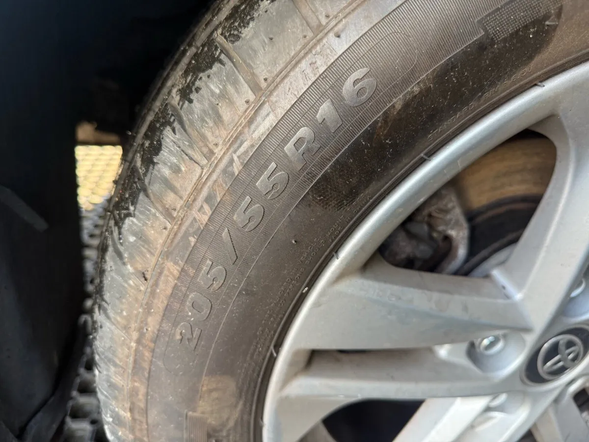 Toyota Set of alloys  for sale ! - Image 3