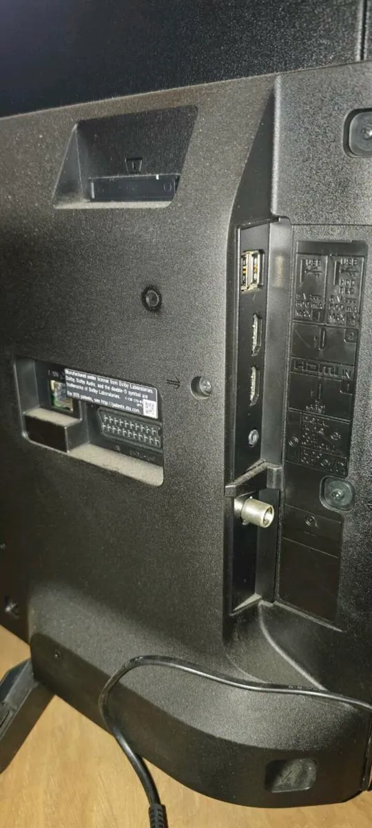 32" inch Sony smart tv - Image 2