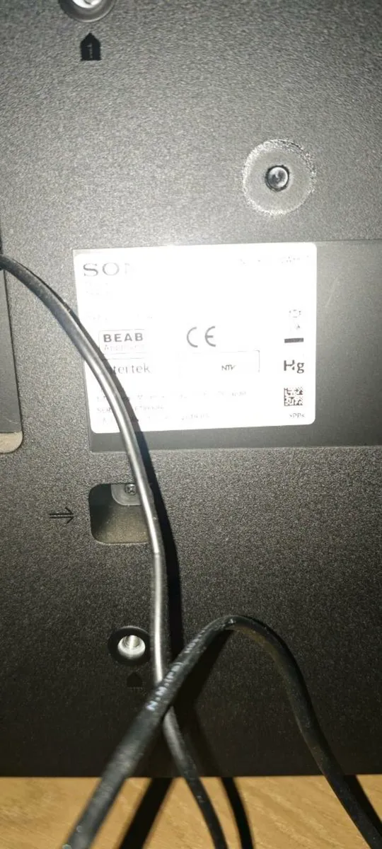 32" inch Sony smart tv - Image 3