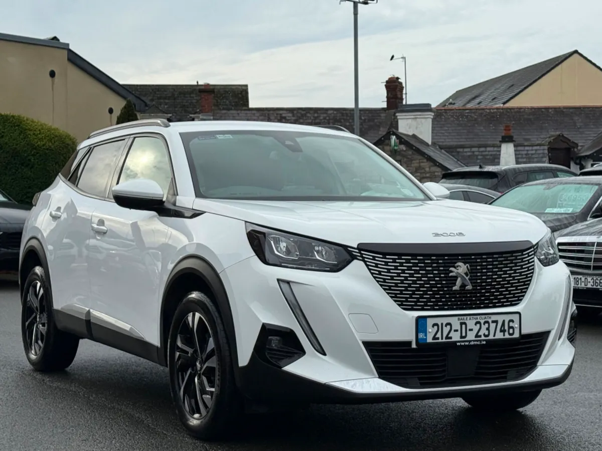 Peugeot 2008 ALLURE 1.5 BLUE HDI 110BHP *HIGH SPEC - Image 3