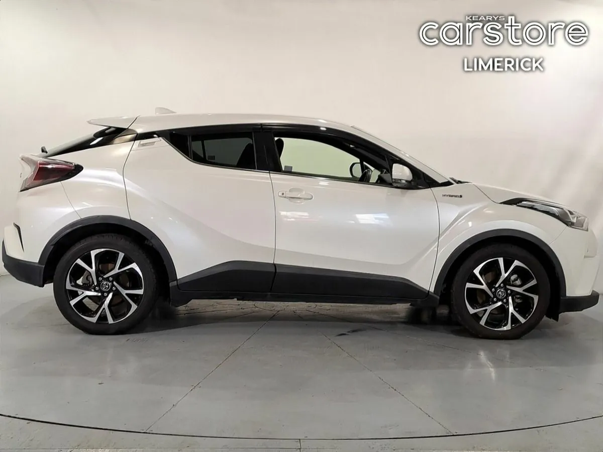 Toyota C-HR 1.8 Hybrid - Image 2