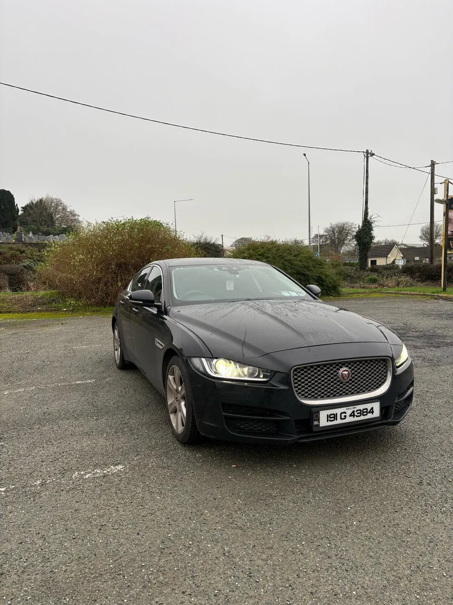 2019 Jaguar XE ***Read description*** - Image 1