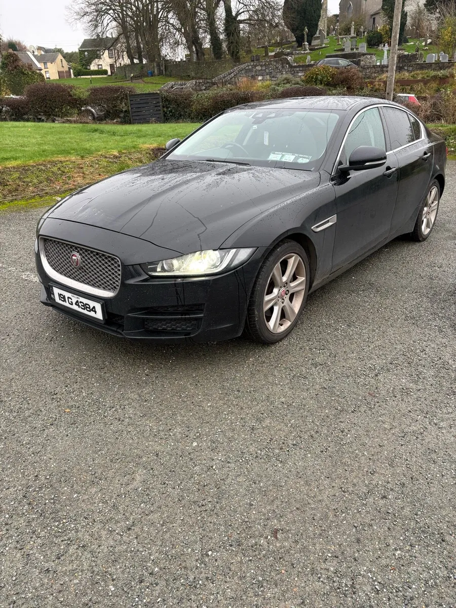 2019 Jaguar XE ***Read description*** - Image 3