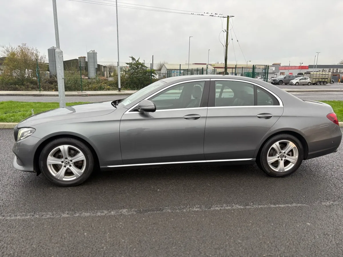 * 2017 E Class 220D Excellent Condition * - Image 2