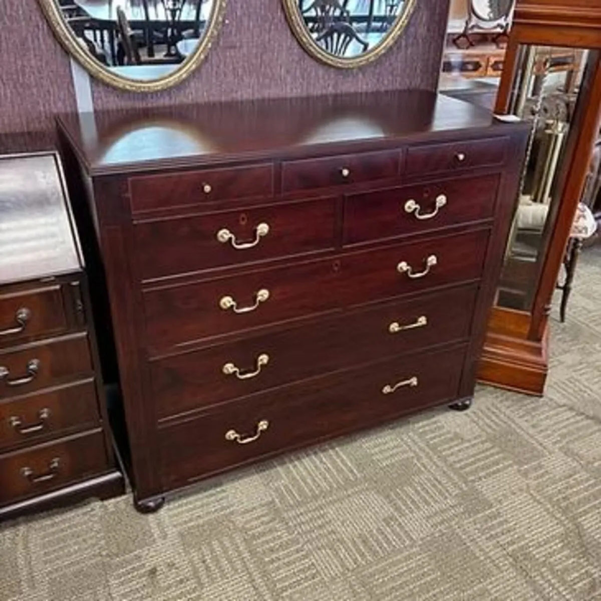 Georgian mahogany chest of drawers