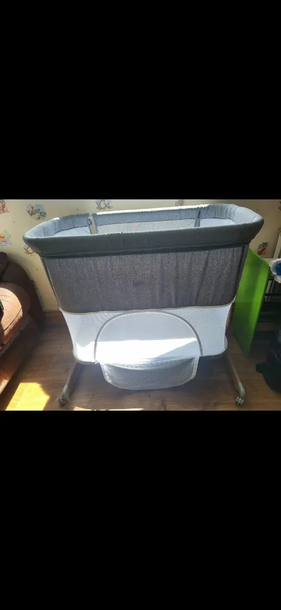 Nula nebula co sleeper cot/crib - Image 4
