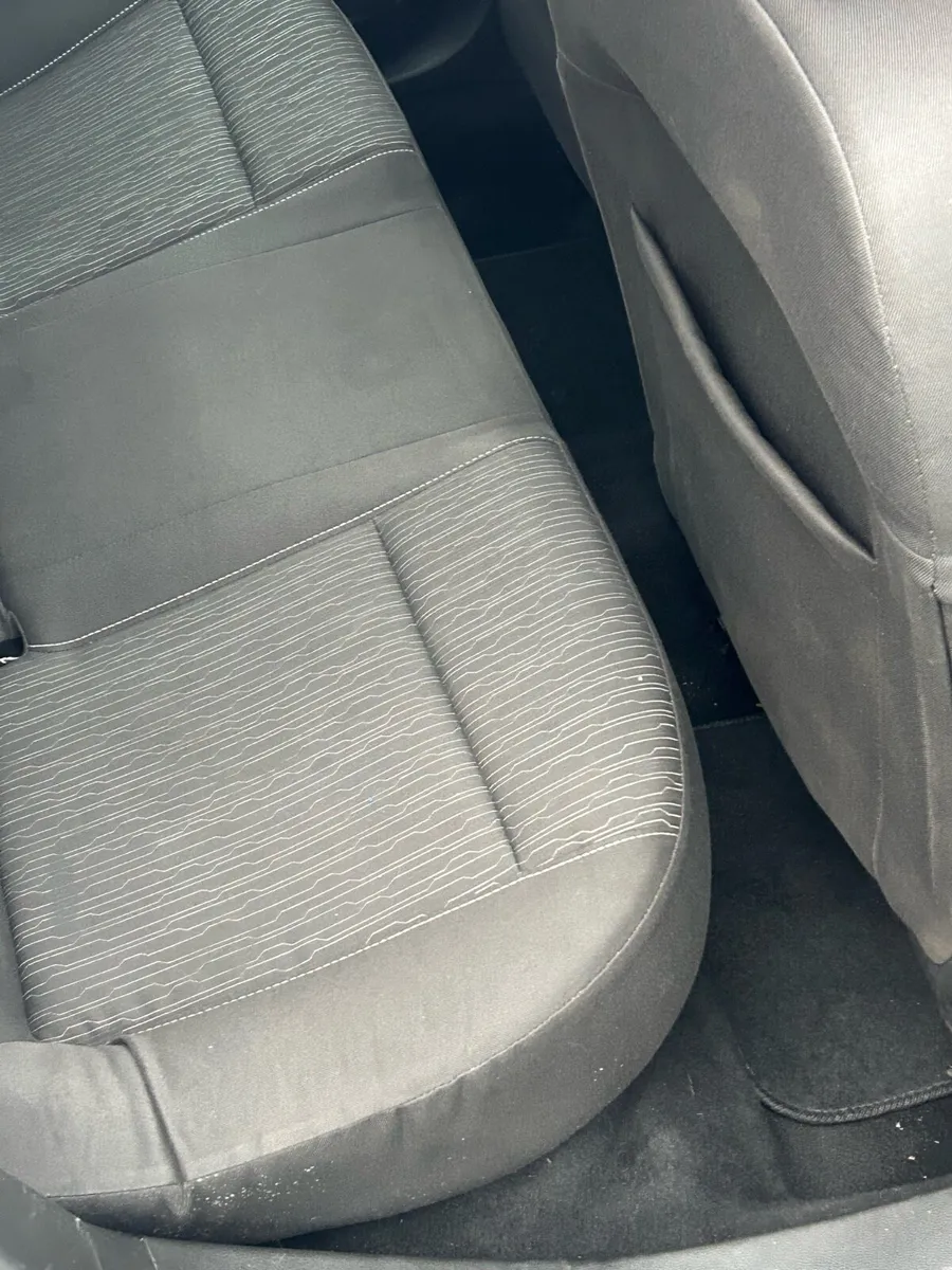 Vauxhall Astra 1.7Cdti €3950 - Image 3