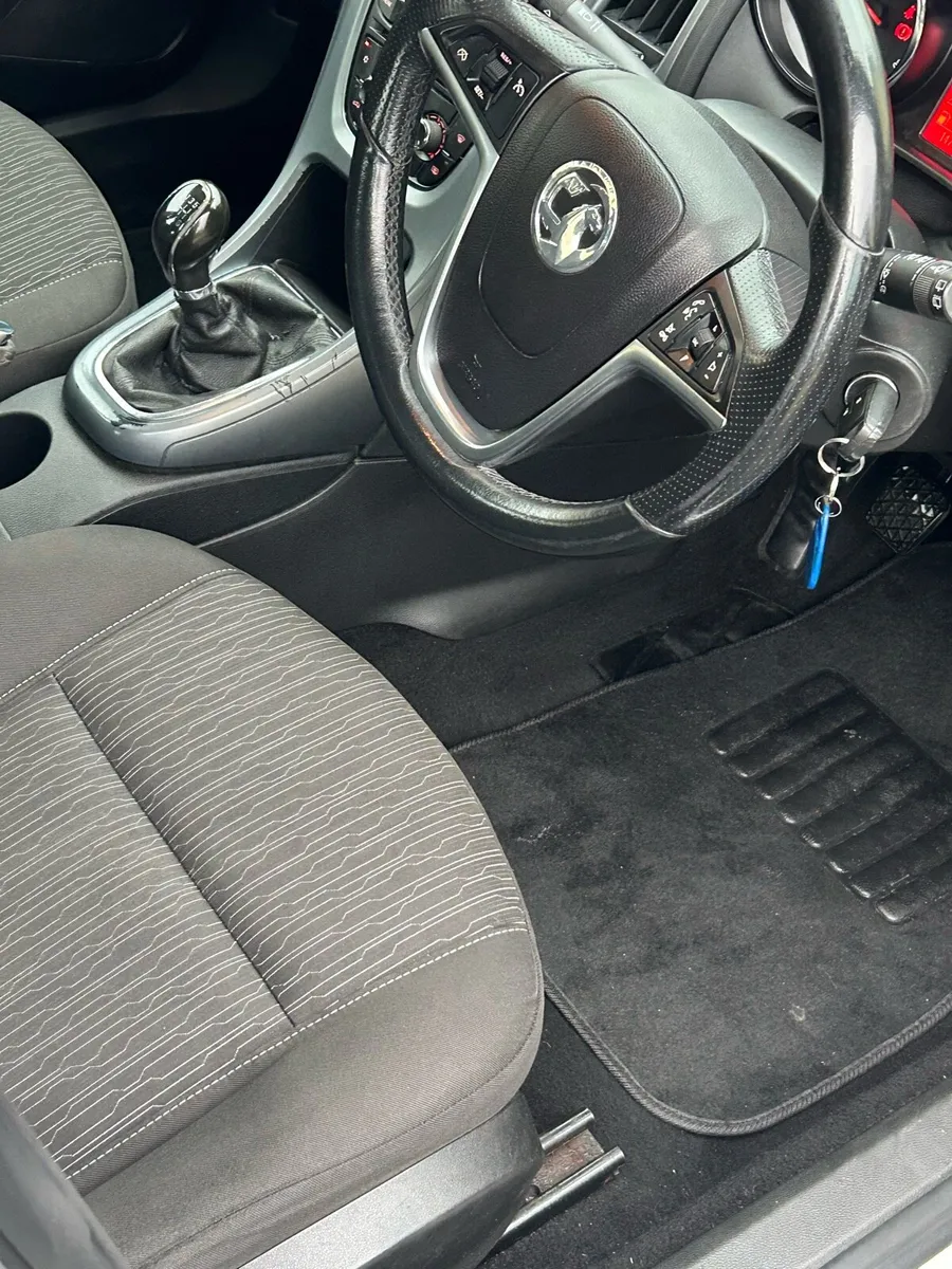 Vauxhall Astra 1.7Cdti €3950 - Image 4