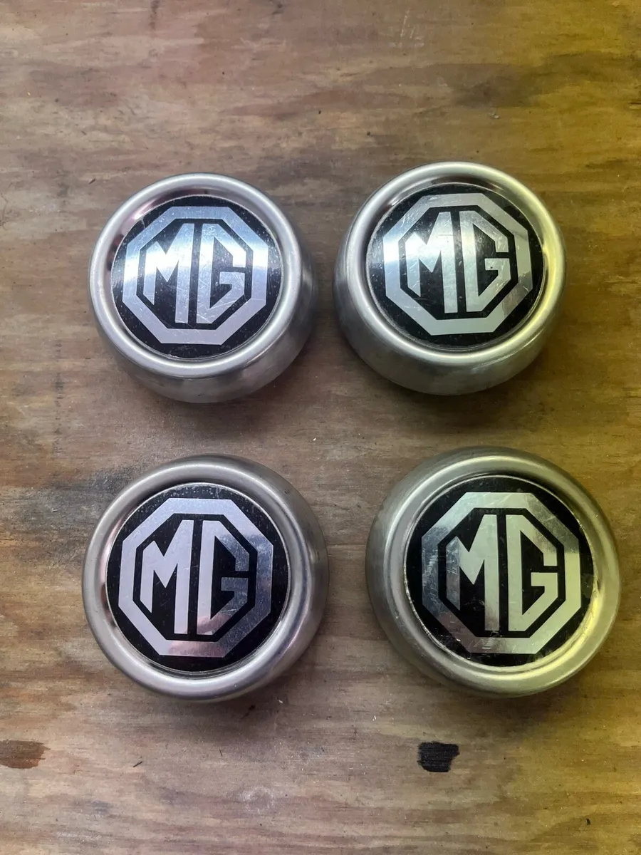 MG wheel centre caps - Image 1