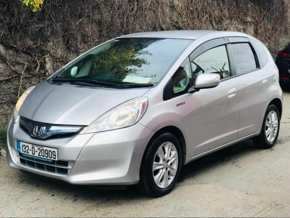 Honda Fit 2013 - Image 2