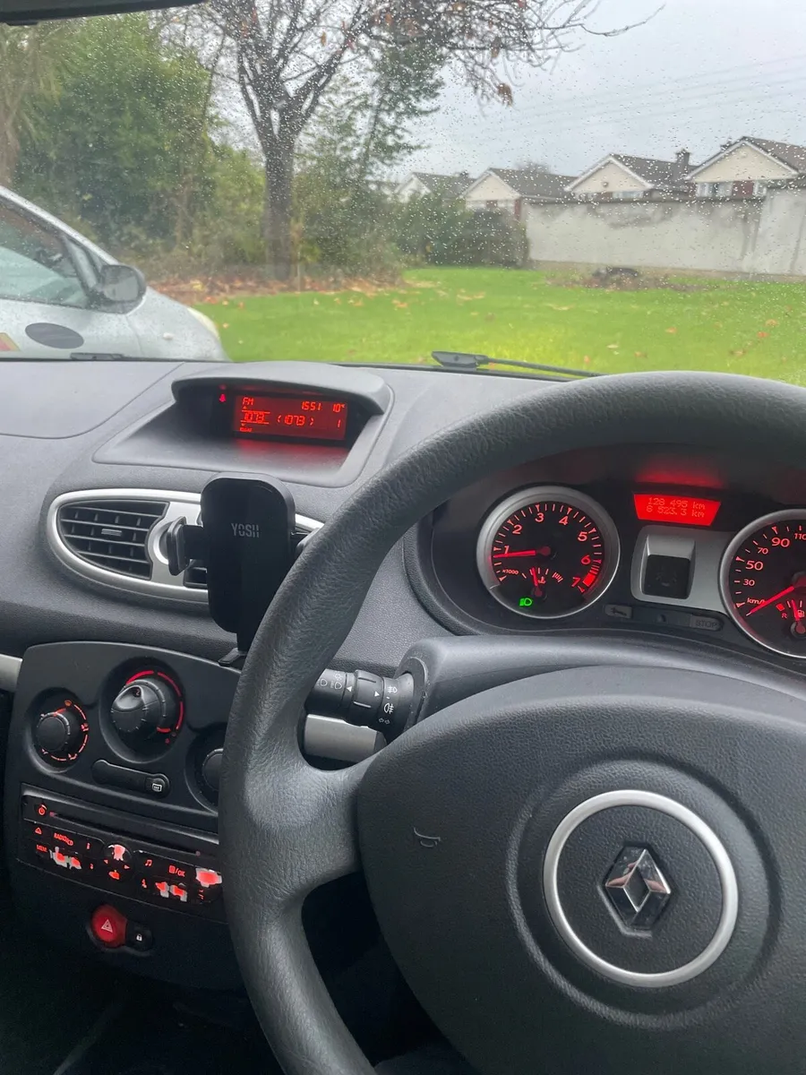 Renault Clio 2010 1.1 Litre Petrol - Image 4