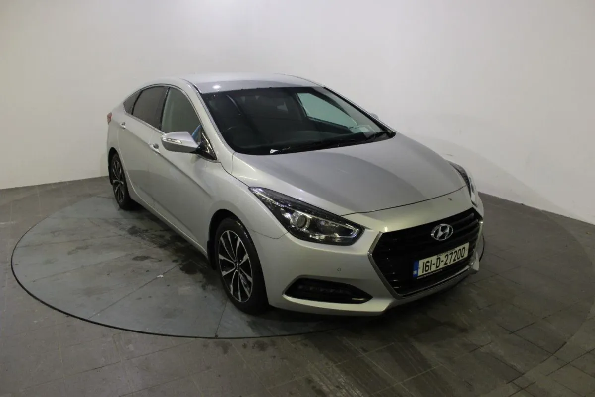 Hyundai i40 Salon Executive 4DR - Image 1