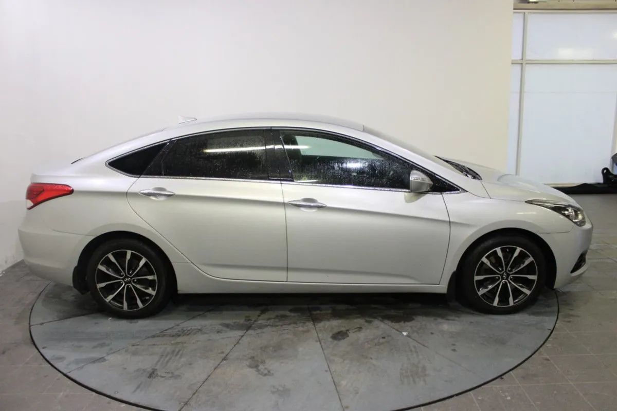 Hyundai i40 Salon Executive 4DR - Image 4