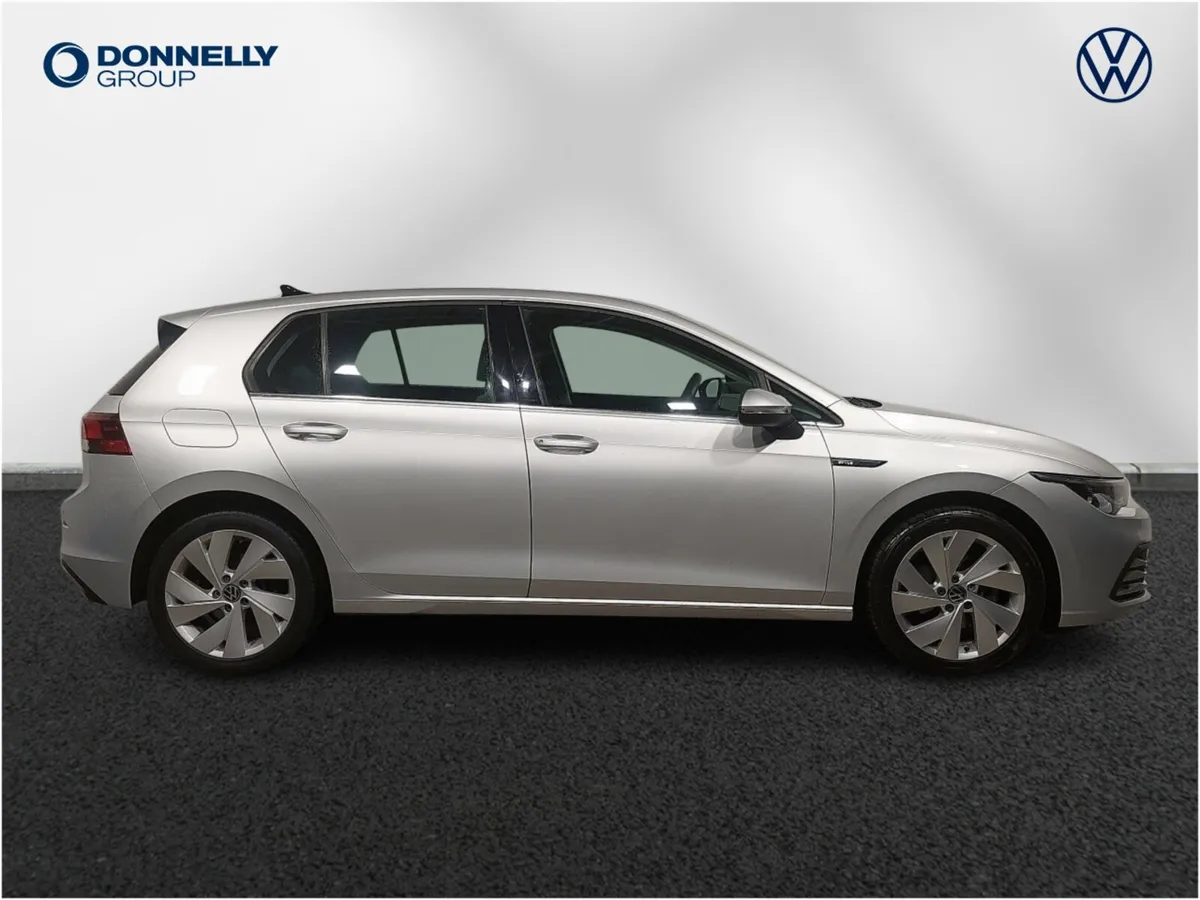 Volkswagen Golf Hatchback Style - Image 4
