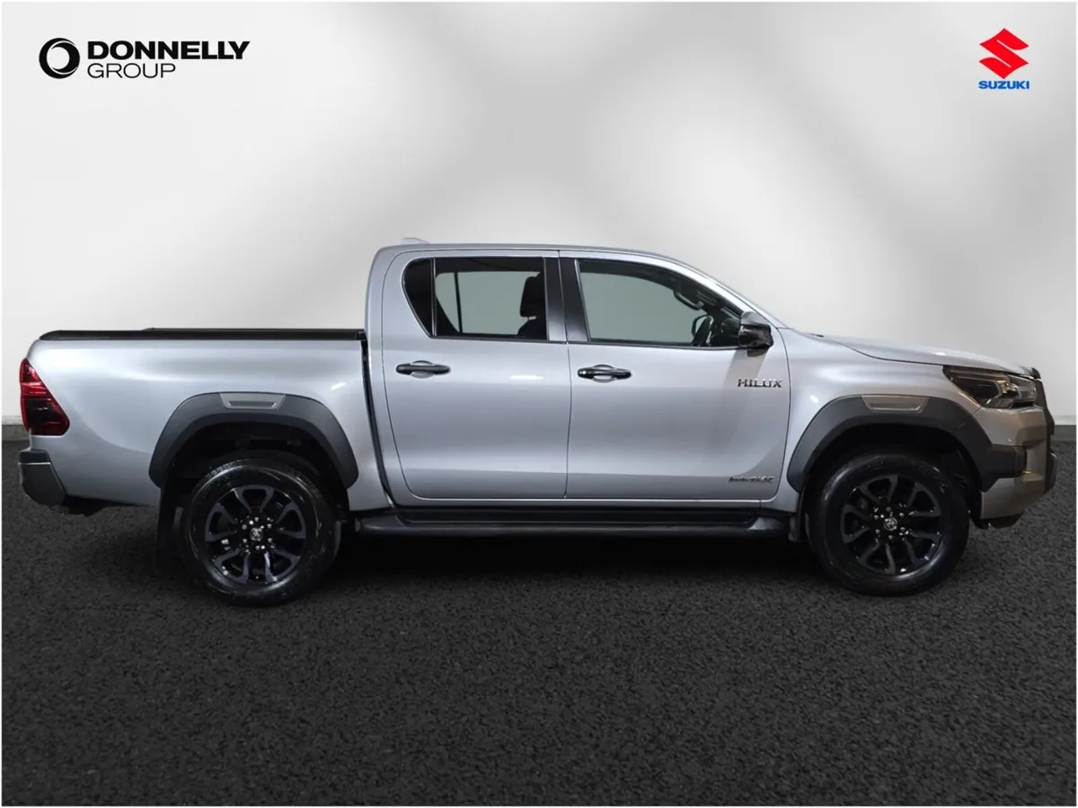 Toyota Hilux Diesel Invincible X - Image 3