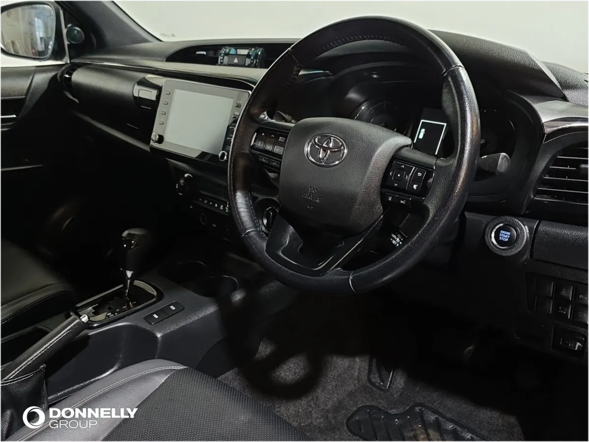 Toyota Hilux Diesel Invincible X - Image 4