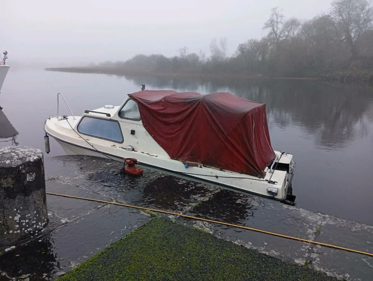 Boat day cruiser - Image 1