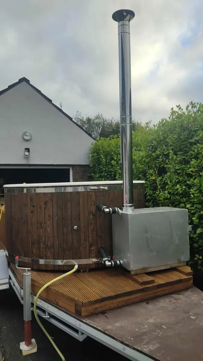 Hottub on trailer - Image 1