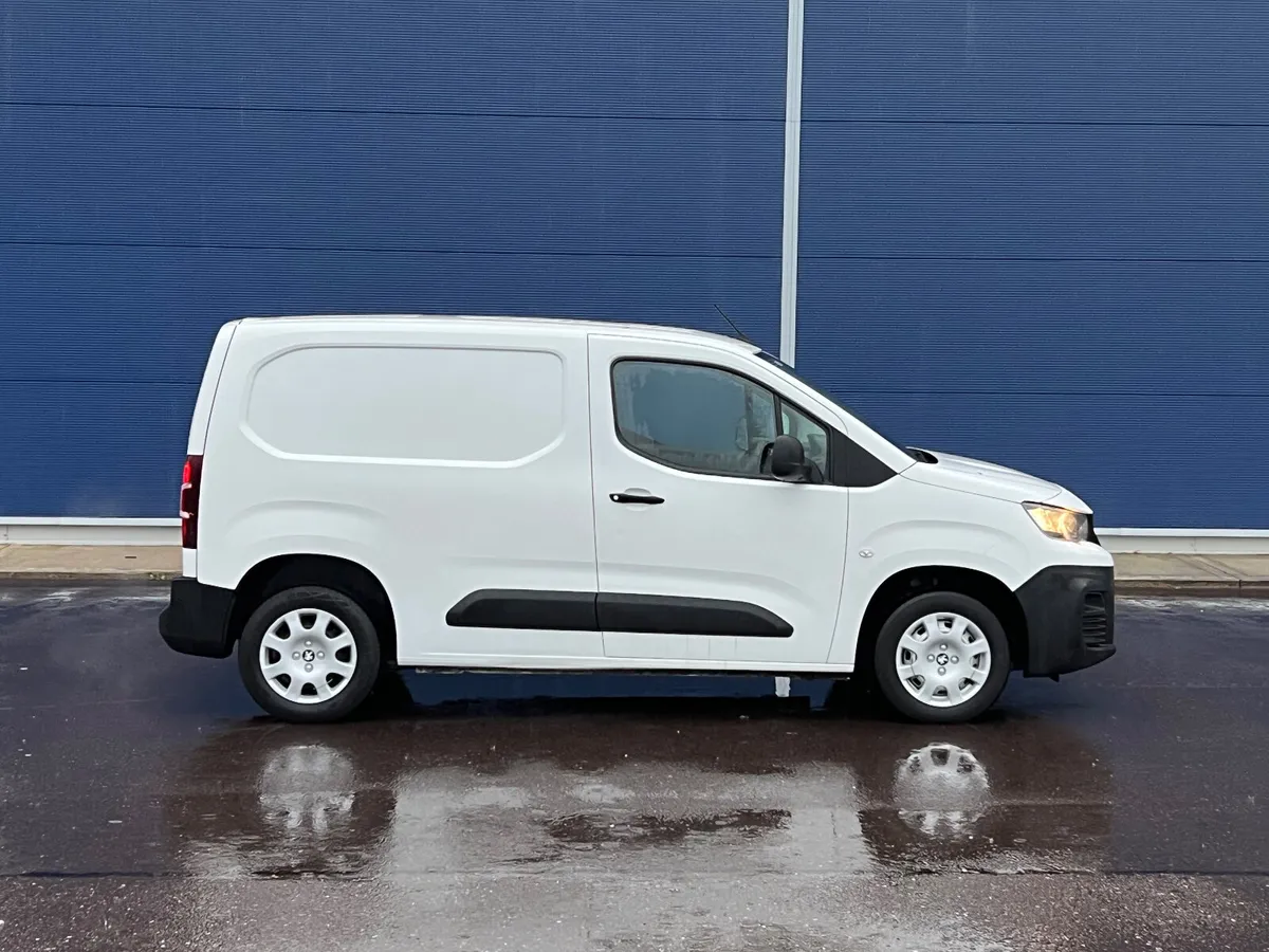 Peugeot Partner 2020 As new Vat invoice - Image 4