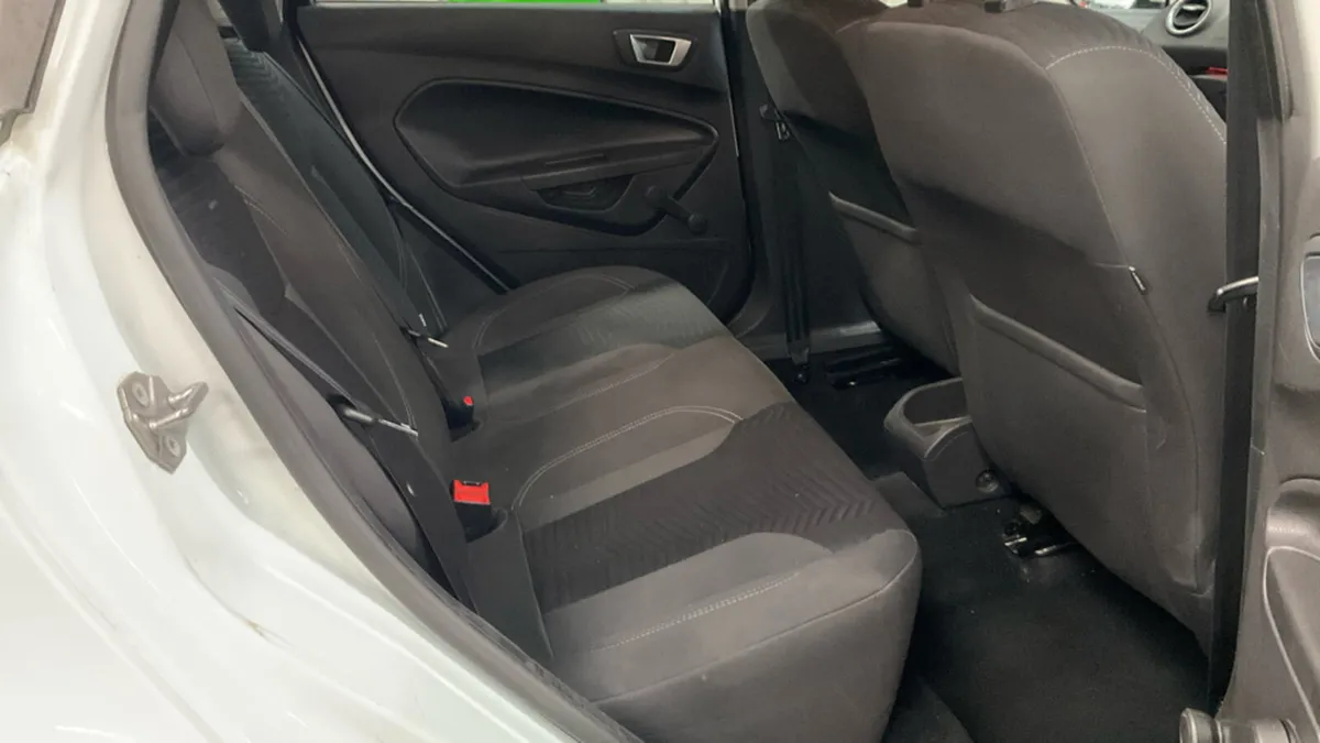 2014 Ford Fiesta 1.0 Petrol Zetec - Image 4
