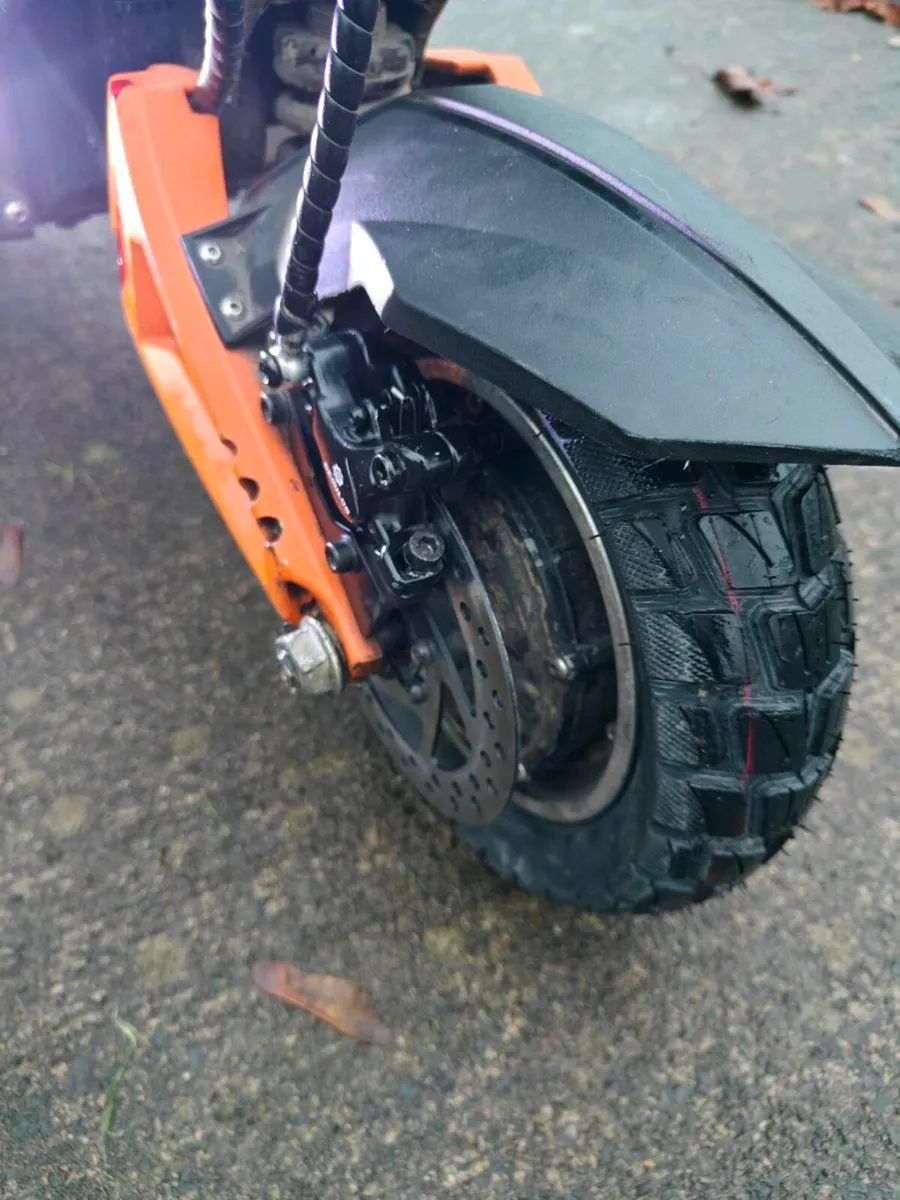 2025 Kukirin G3 pro low mileage - Image 3