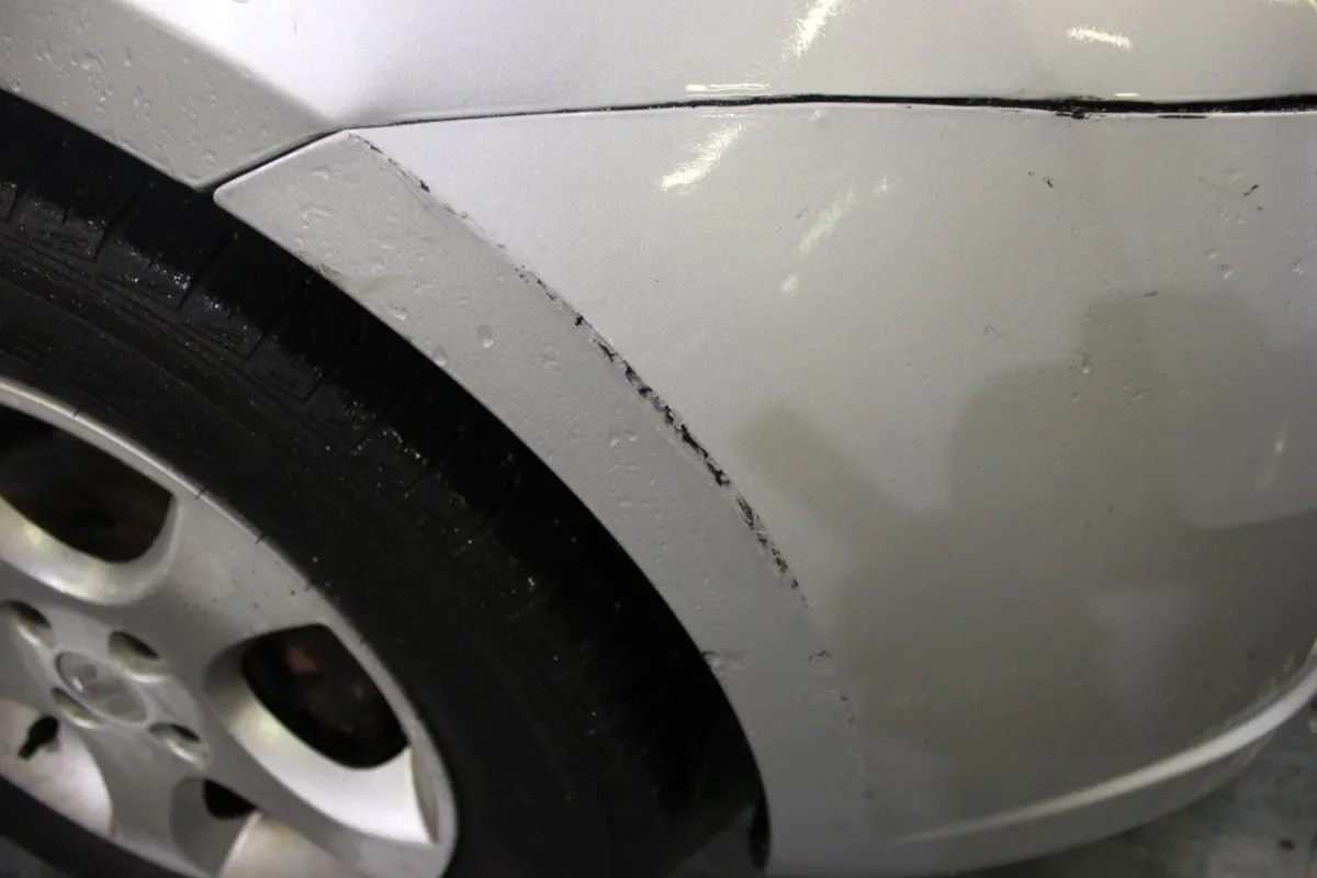 Suzuki Swift 1.3 GLX 5DR - Image 3