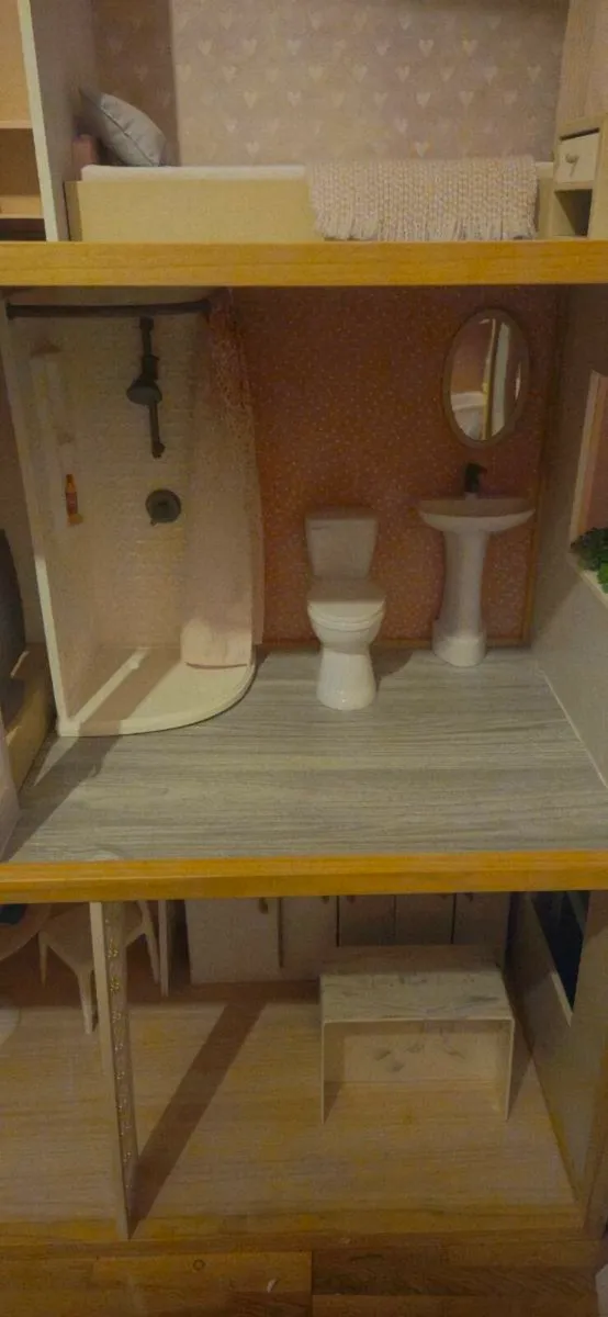 OUR GENERATION DOLLS HOUSE - Image 4