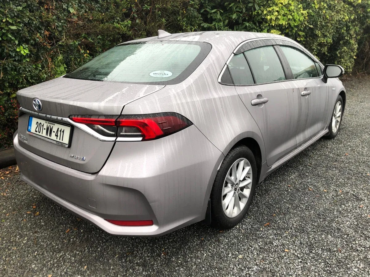 Toyota Corolla 2020 Hybrid - Image 2