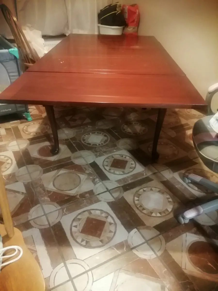 Antique Mahogany dining room table - Image 3