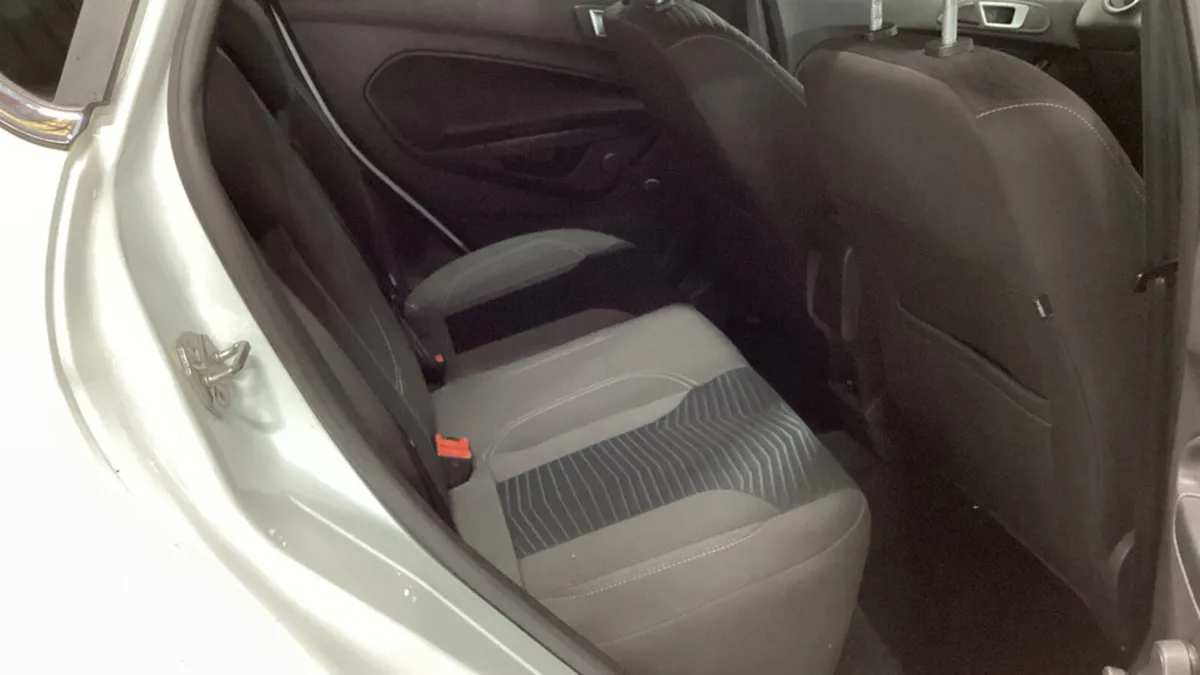 2015 Ford Fiesta TITANIUM 1.0 Petrol - Image 4