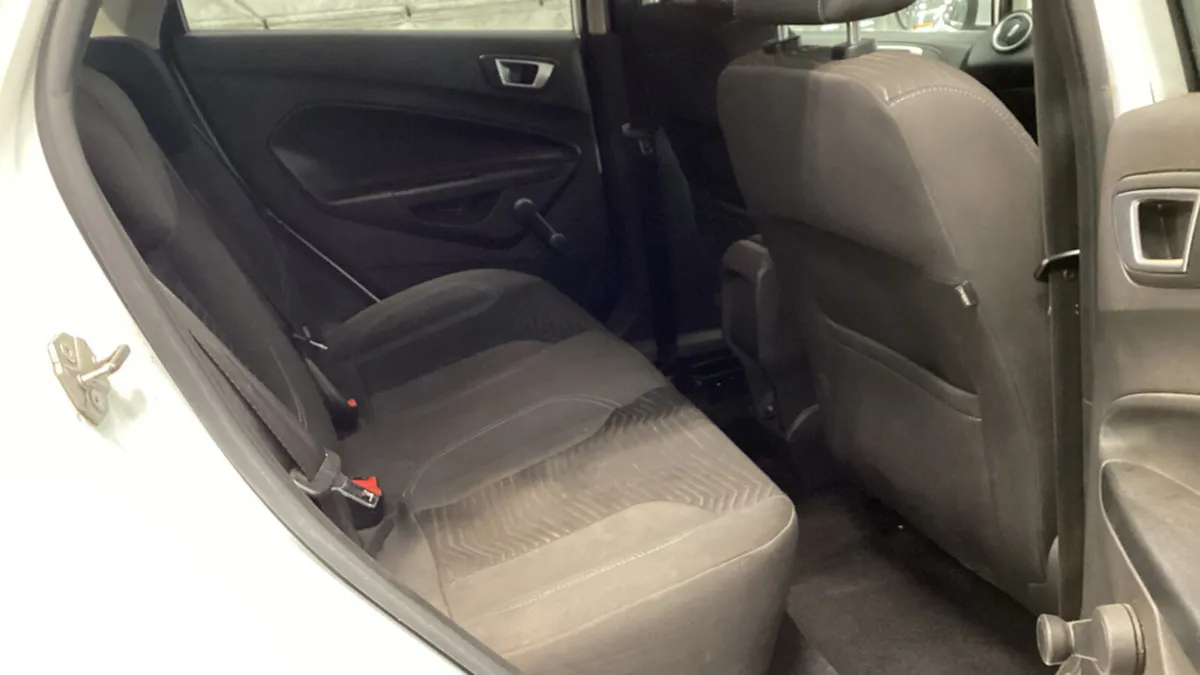 2014 Ford Fiesta 1.0 Petrol TITANIUM - Image 4
