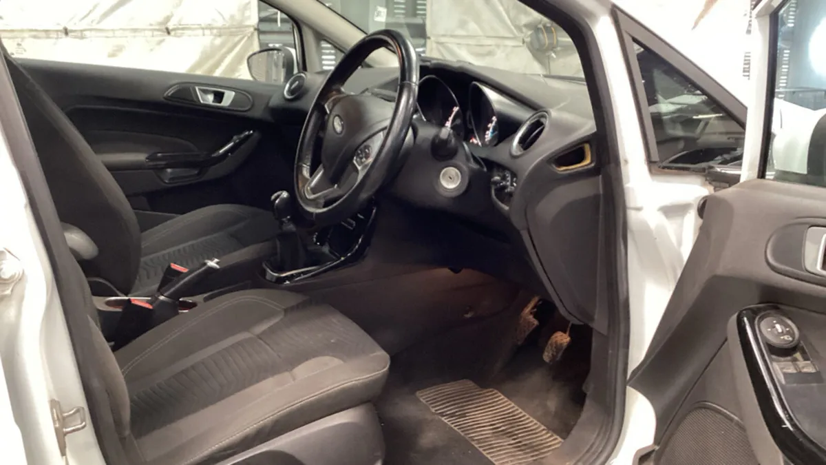 2014 Ford Fiesta 1.0 Petrol TITANIUM - Image 3