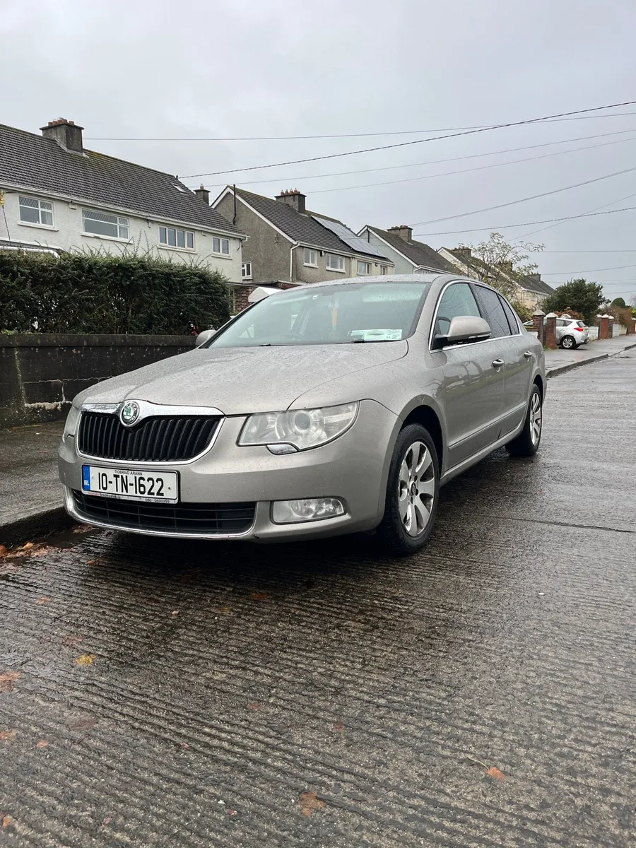 Skoda Superb 2010 - Image 1