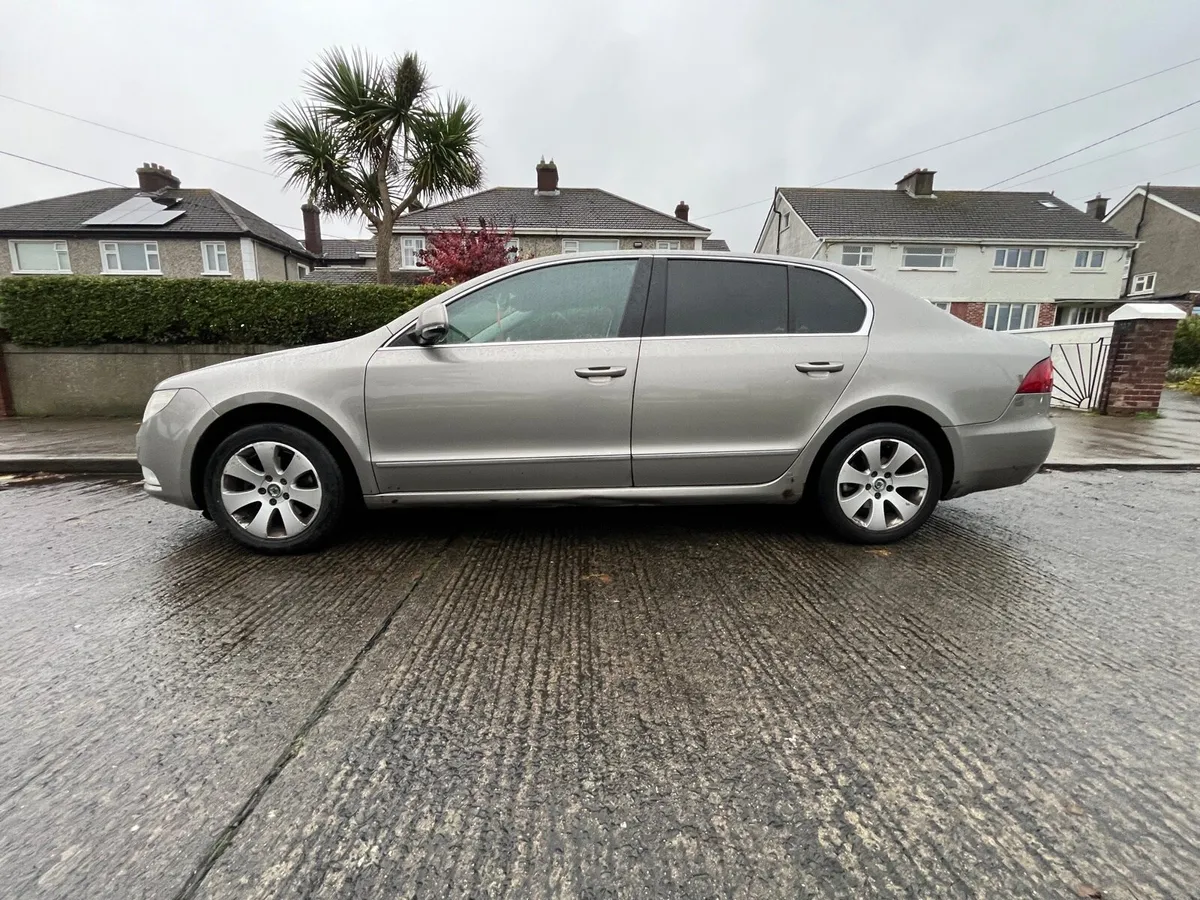 Skoda Superb 2010 - Image 3