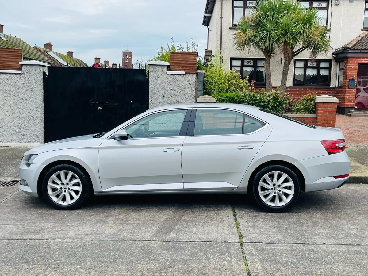 Skoda Superb Style NCT 7/27 - Image 2